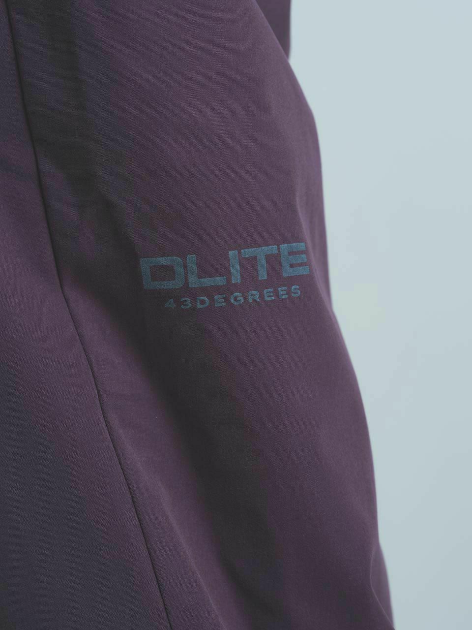 パラシュートタックパンツ